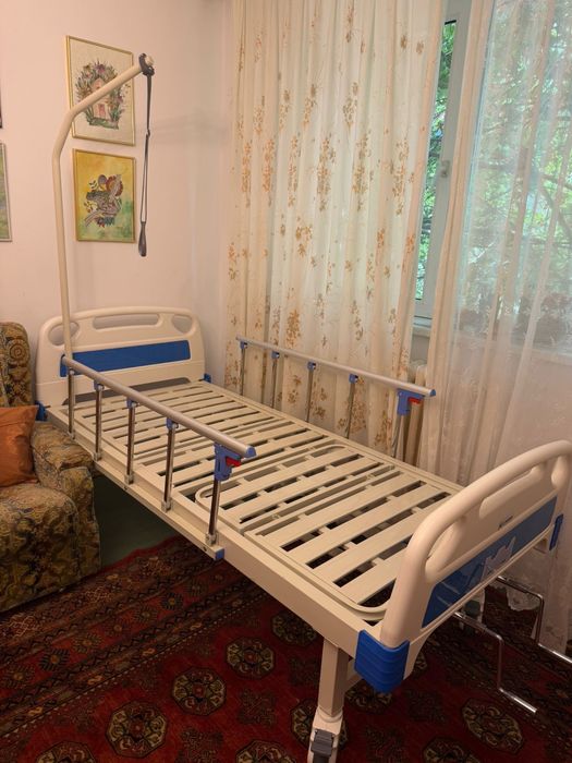 Pat mobil cu pozitionare mecanica cu saltea antiescare UNIZDRAV