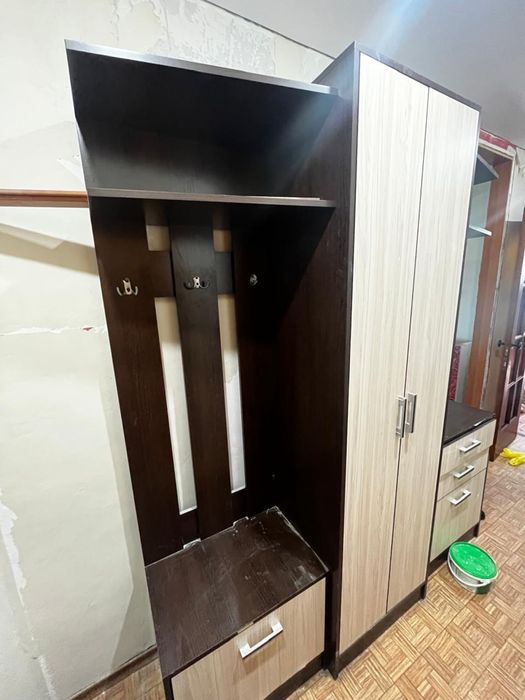 Продам прихожую  хорошую