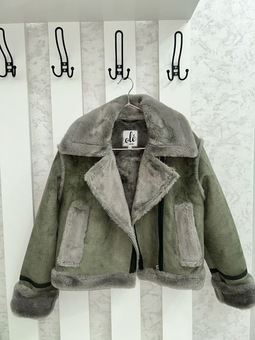 Продам верхнюю одежду весна