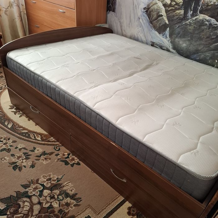 Кровать двухспальная