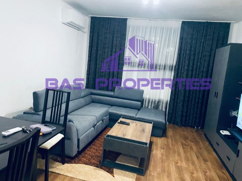 Дава се под наем Двустаен апартамент в София, Хладилника - 83 кв.м за 1050 € - Снимка #1