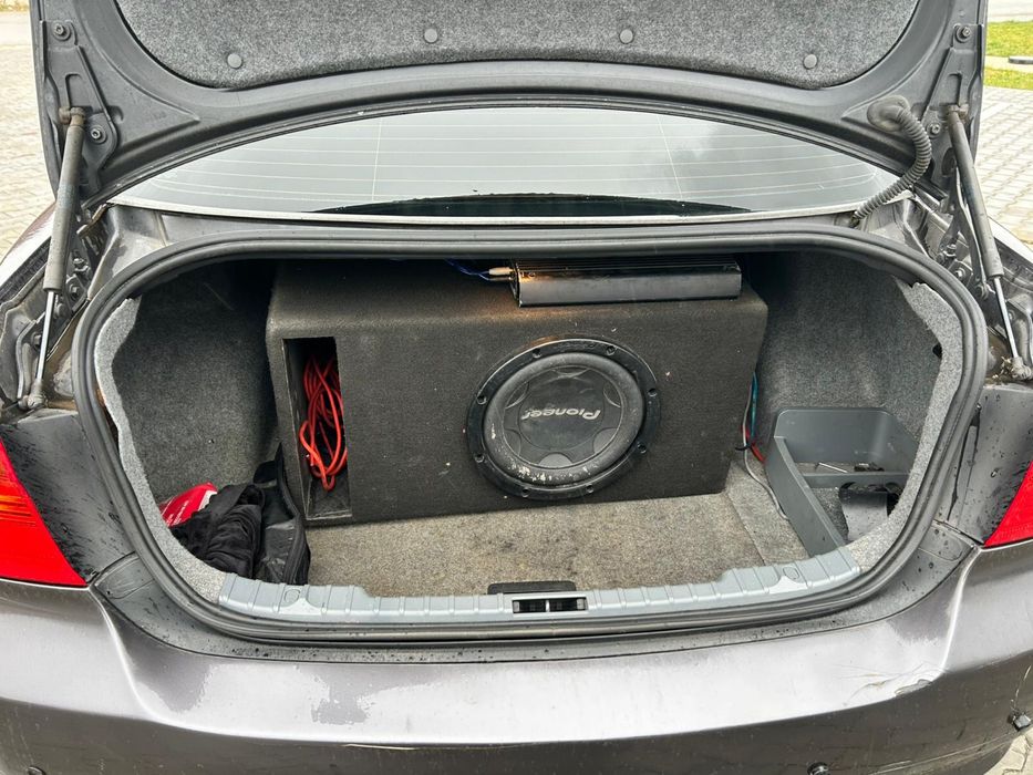 Vand sau schimb bmw 320i