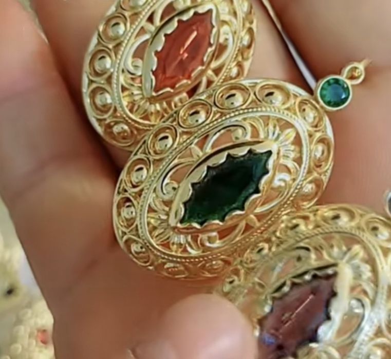 Vând monede placate cu aur de 24k mici 
Trimit în toată România dar și