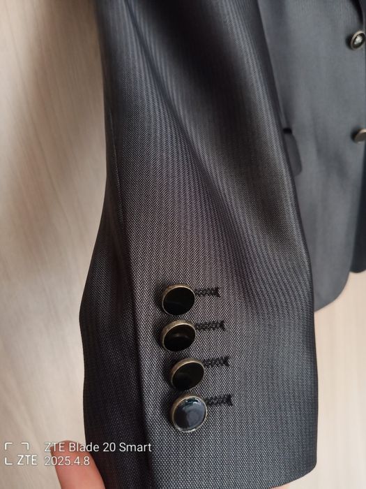 Продам мужской костюм