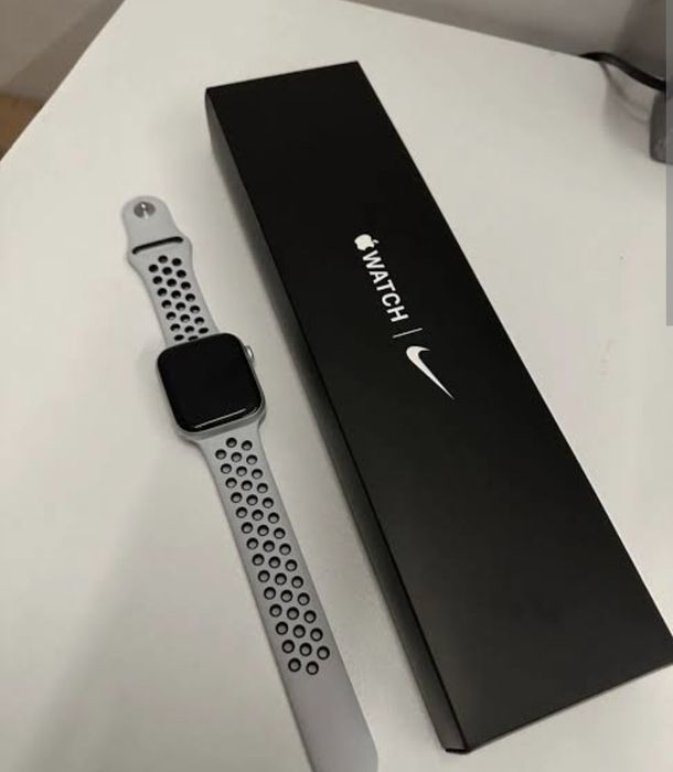 Apple watch SE Nike edition