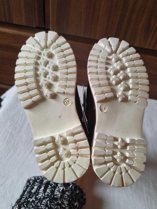 Ghete copii din piele noi 26