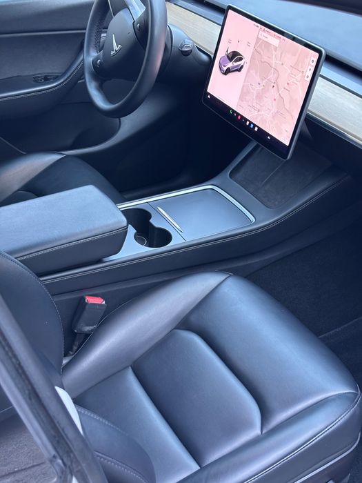 Tesla model Y , Standard Range