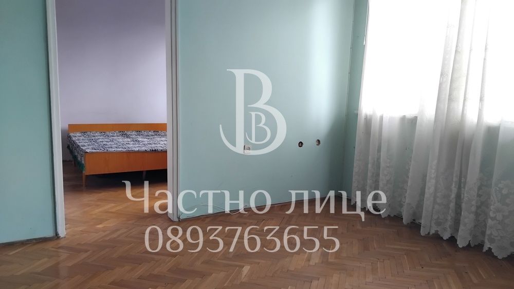 Частно лице продава апартамент в Ботевград,  центъра, 100 кв. + гараж.