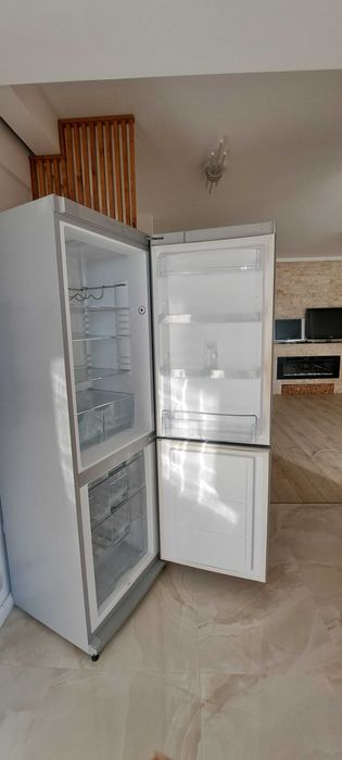 Frigider SNAIDE In stare foarte bună la cel mai bun preț.