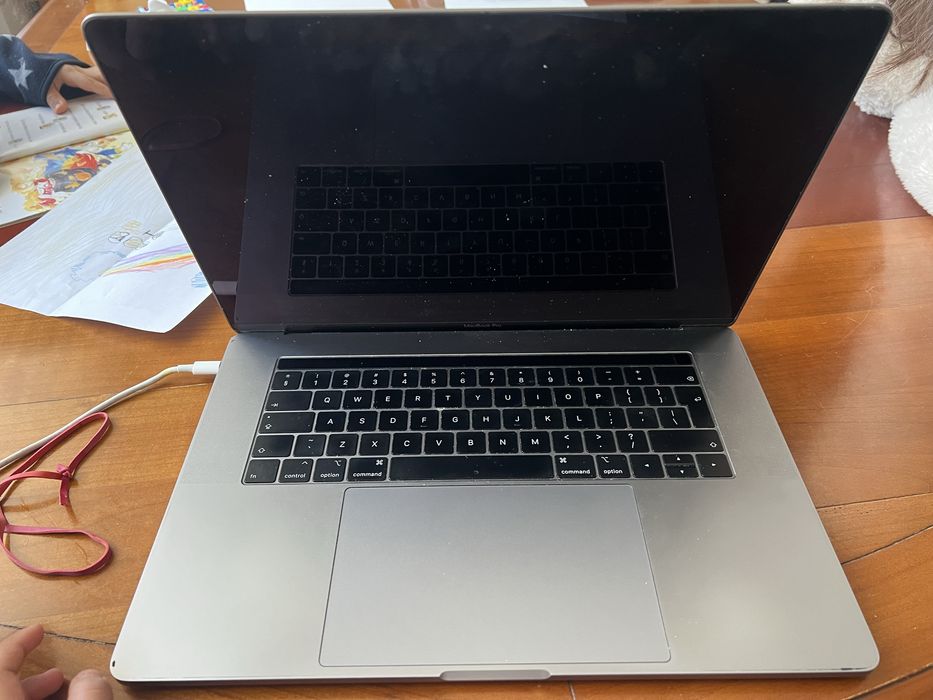 Macbook pro 2018 defect