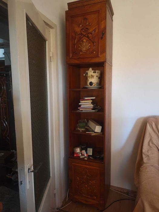 Set mobilier vintage clasic din lemn...necesuta restaurare