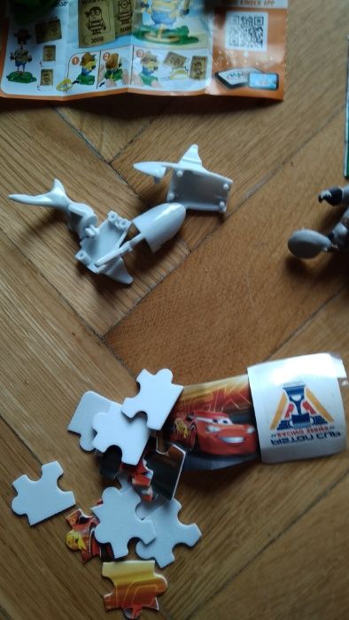 Колекция от kinder играчки за 25лв.