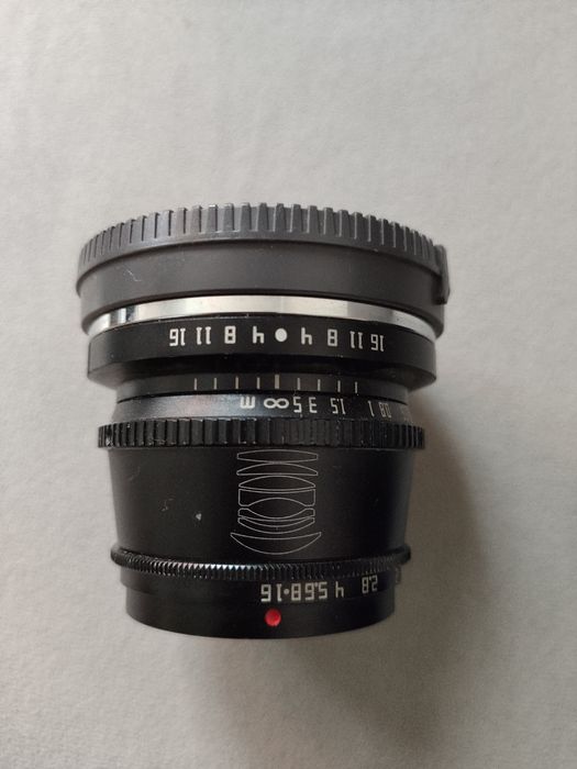 Объектив ТTArtisan 35mm f/1.4