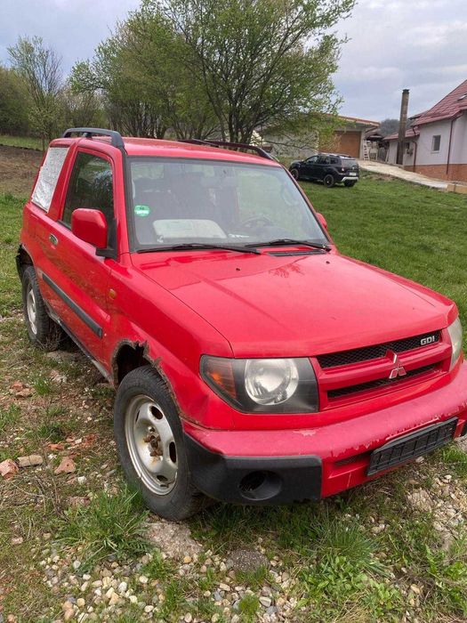 Vând Mitsubishi Pajero Pinin