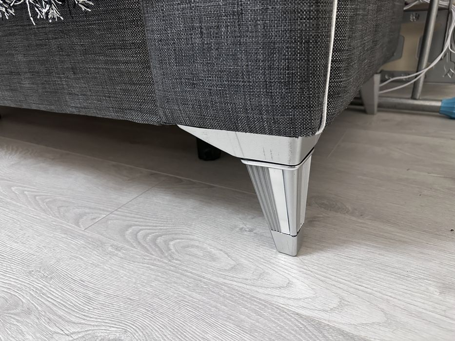 Дивани -2 броя Нови