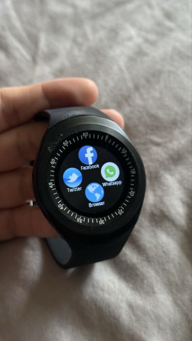 Продам smart часы Y1