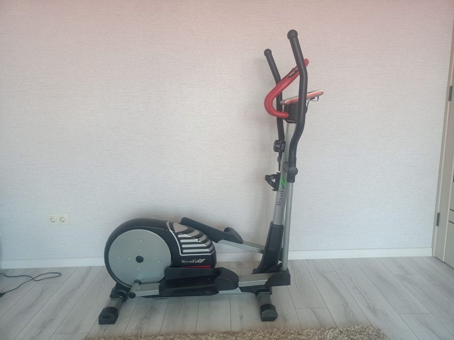 Продам тренажёр.эллиптический тренажёр.
