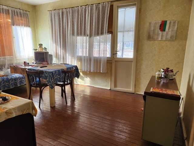 Продава се Четиристаен апартамент в Търговище, Център - 120 кв.м за 934 €/кв.м - Снимка #1