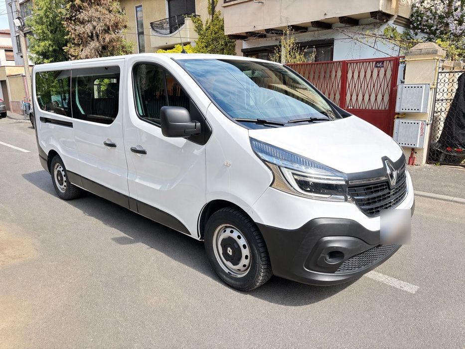 Renault Trafic 8+1, Varianta lunga, Clima spate, 62000 km, istoric Ro de la 0 km