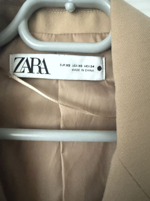 Дамски костюм,светло кафяв