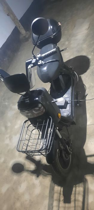 skuter sotiladi holati ideal 4000 km yurgan narhini kelishamz