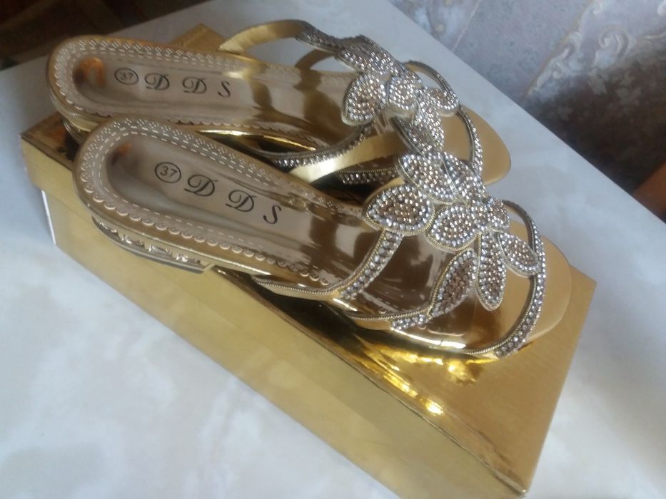 Срочно  Шлепки-басаножки на сарпо 37 разм.Индийские качественные,