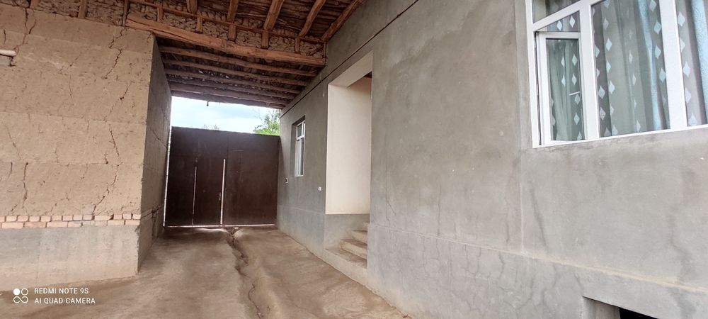 Uy sotiladi  Nazarbeda