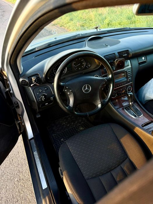 MERCEDES-BENZ C-Class 2005 — imagine 5