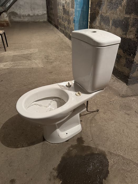 Продам  унитаз  в хорошем состоянии 16тыс