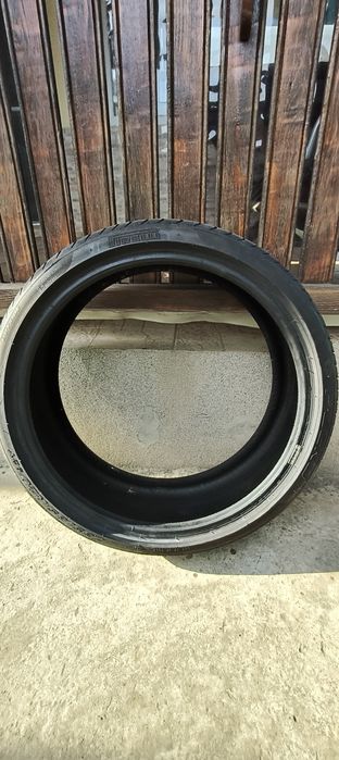 ANVELOPĂ ca nouă ,,Pirelli" 235/35/R20