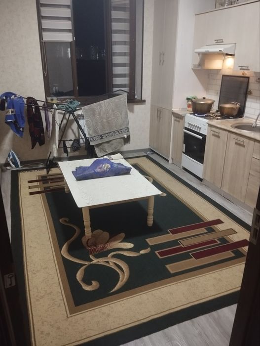 Sheriklikka bitta o'g'il  bola kerak. Har bir xonada 4 tadan bola tura