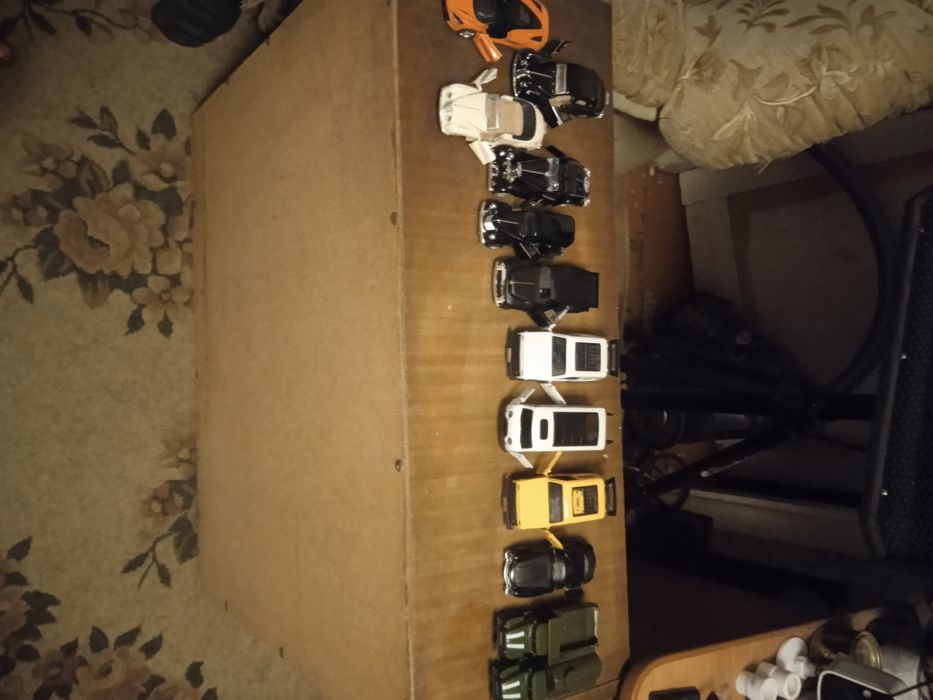 Машинки коллекционные,сплав металл