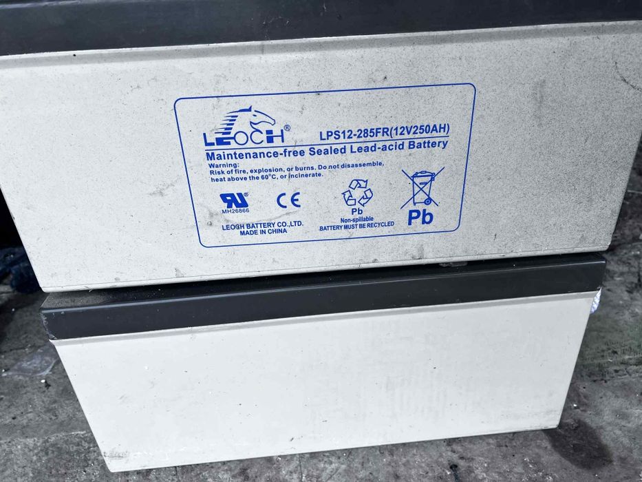 Baterii pentru sistem solar 12x2=24v  nu se dau separat preț negociabi