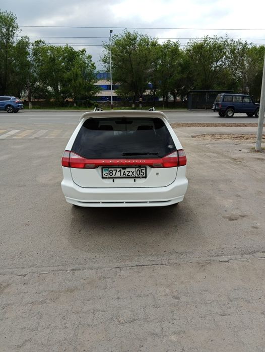 продам машину  Mitsubishi legnum 1998года