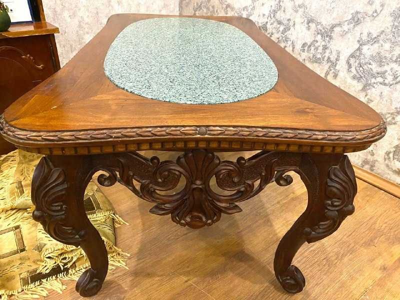 Стол ручная работа.  Художественная резьба по дереву.  Орех .