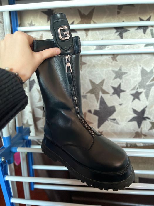 Продам женские сапоги