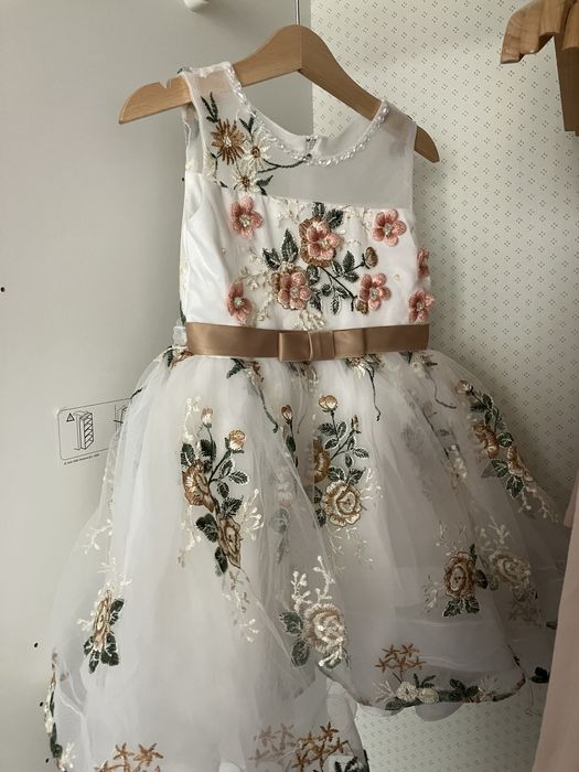 2 официални рокли за сватба и Кръщене