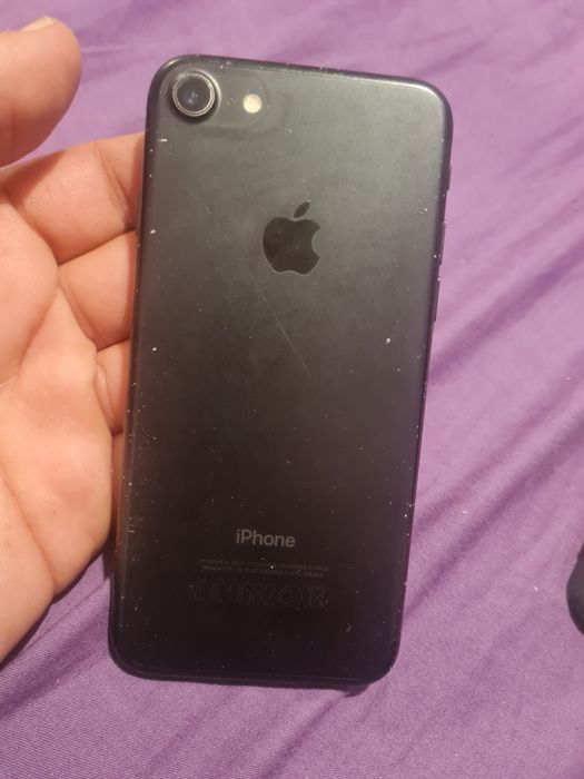 Vând iphone 7 de 128G