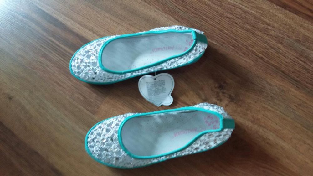 Продам детские балетки