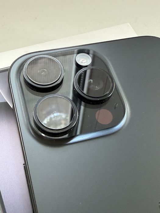 Iphone 16 pro max.