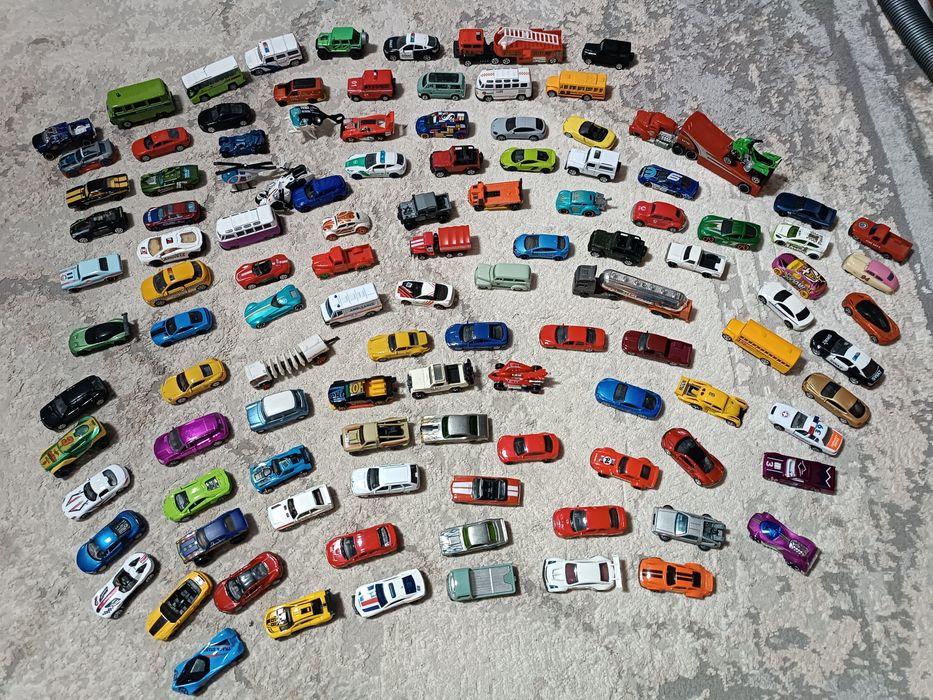 Игрушки.  И хотвилсы