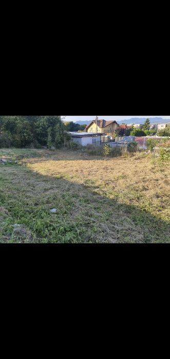 Teren intravilan de vânzare
