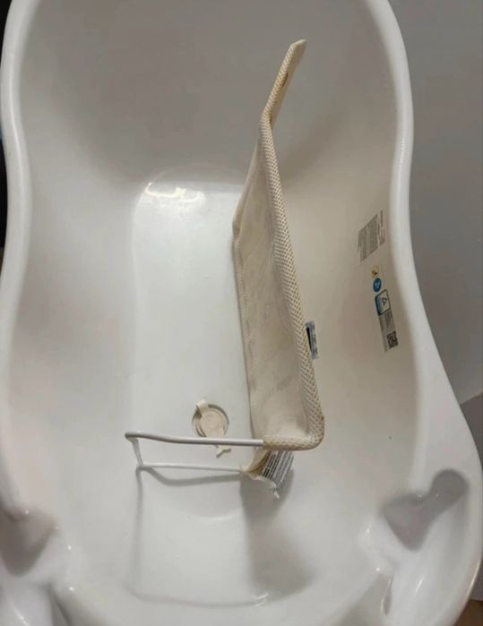 Cada cu dop si termomentru + stand (suport) pentru bebelusi
