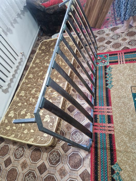 продам кровать с матрасом