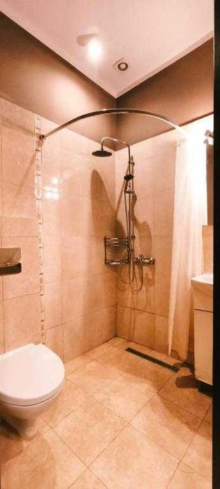 2 apartamente confortabile in curtea privata, cu locuri de parcare