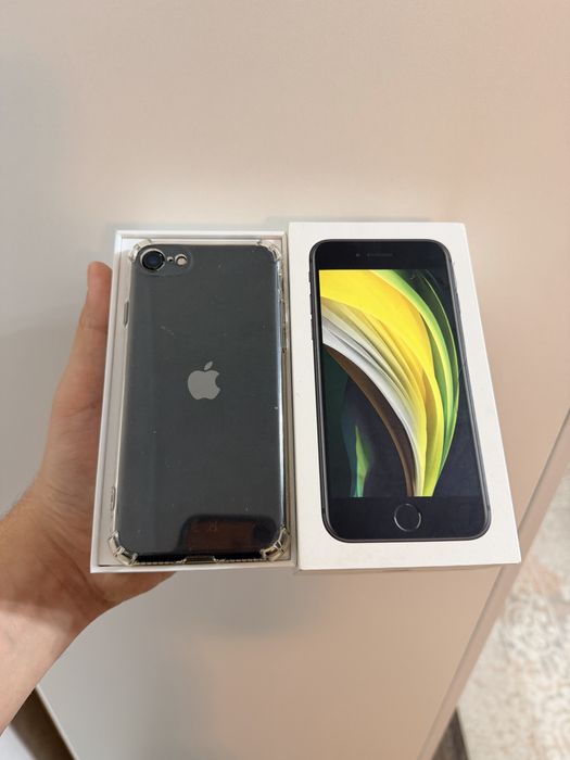 iPhone SE 2020 64Gb - В отличном состоянии