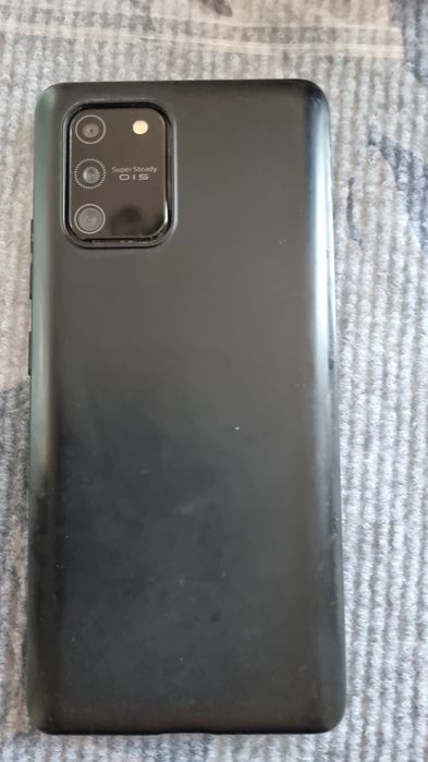 Телефон Samsung Galaxy S10 Lite