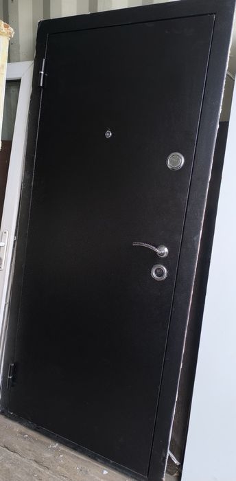 Продам дверь входную  80×200