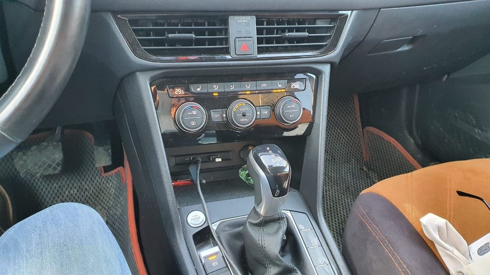 Автомобиль Volkswagen Taos JOY