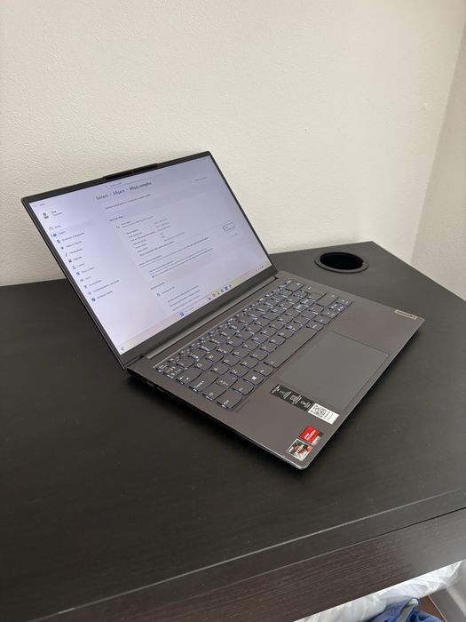 Lenovo Yoga slim 7 Pro• Ryzen 7-5800H• display 2k+•16Gb ram• 512g • Bateria 8 ore